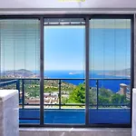 5 Bedroom Seaview With Private Pool And Jacuzzi Villa *