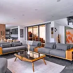 5 Bedroom Seaview With Private Pool And Jacuzzi Villa *