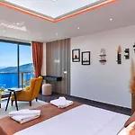 Villa 5 Bedroom Seaview With Private Pool And Jacuzzi *