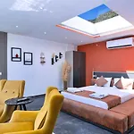 5 Bedroom Seaview With Private Pool And Jacuzzi