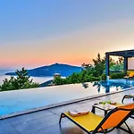 Villa 5 Bedroom Seaview With Private Pool And Jacuzzi *