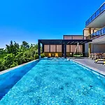 Villa 5 Bedroom Seaview With Private Pool And Jacuzzi *