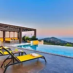 Villa 5 Bedroom Seaview With Private Pool And Jacuzzi *