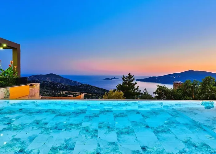 5 Bedroom Seaview With Private Pool And Jacuzzi Vila Kalkan