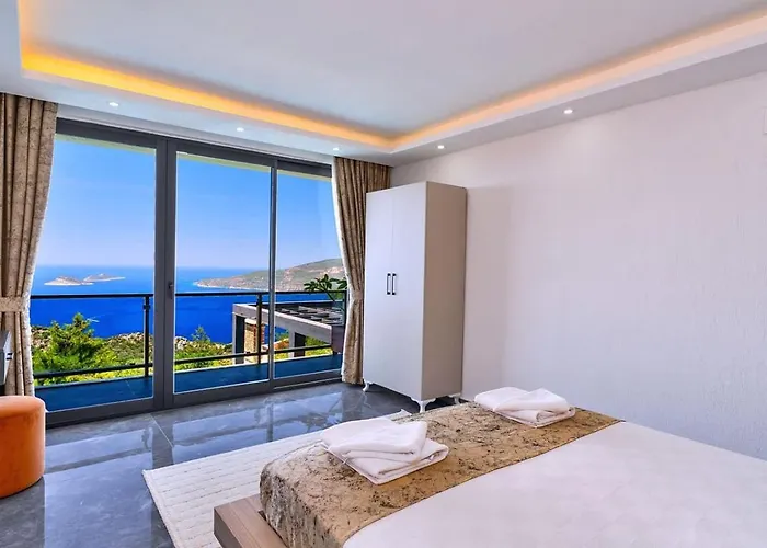 5 Bedroom Seaview With Private Pool And Jacuzzi