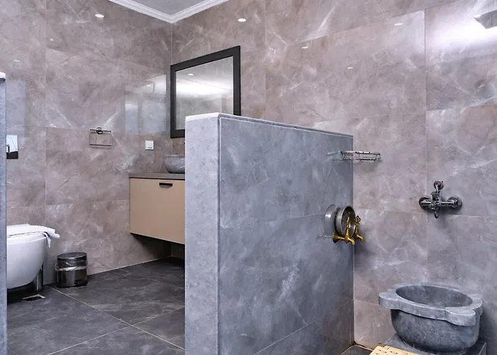 5 Bedroom Seaview With Private Pool And Jacuzzi *