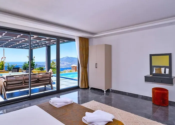 5 Bedroom Seaview With Private Pool And Jacuzzi