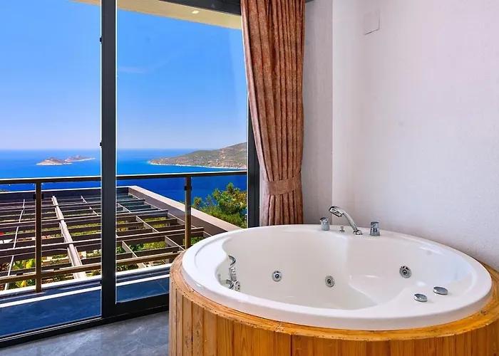 5 Bedroom Seaview With Private Pool And Jacuzzi *