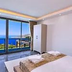 5 Bedroom Seaview With Private Pool And Jacuzzi