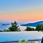 Villa 5 Bedroom Seaview With Private Pool And Jacuzzi