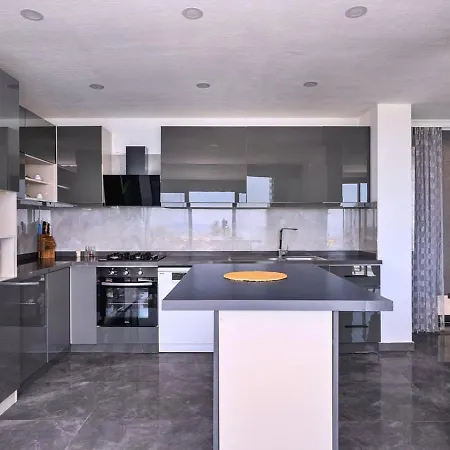 5 Bedroom Seaview With Private Pool And Jacuzzi