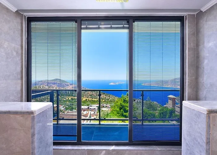 5 Bedroom Seaview With Private Pool And Jacuzzi וילה *