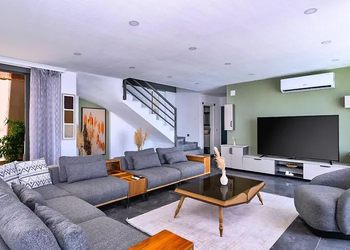 5 Bedroom Seaview With Private Pool And Jacuzzi וילה