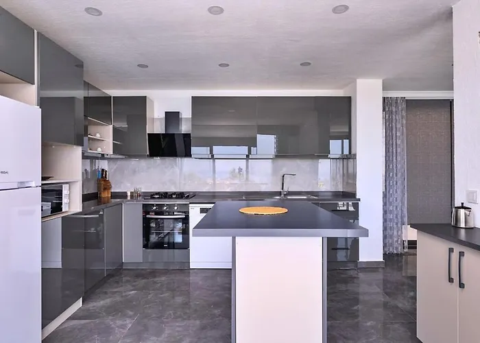 5 Bedroom Seaview With Private Pool And Jacuzzi