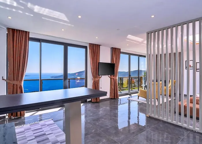 5 Bedroom Seaview With Private Pool And Jacuzzi וילה *