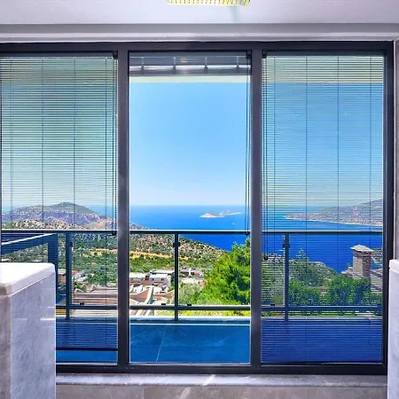 5 Bedroom Seaview With Private Pool And Jacuzzi וילה *